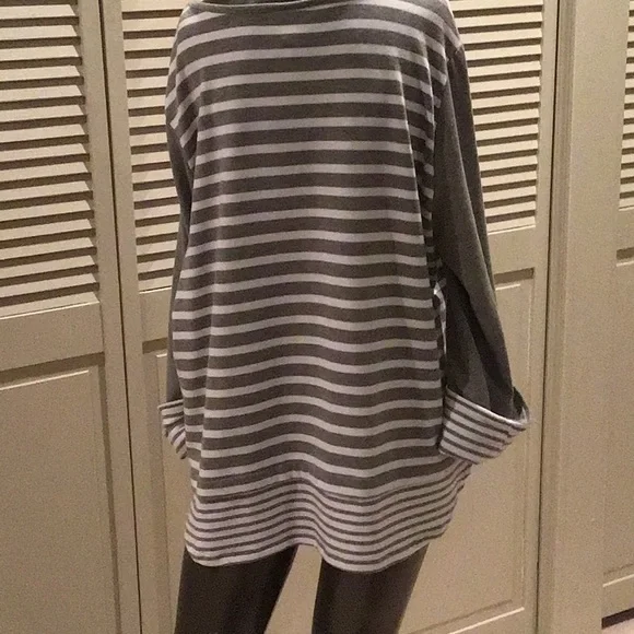 Ruby Rd top - Picture 2 of 3